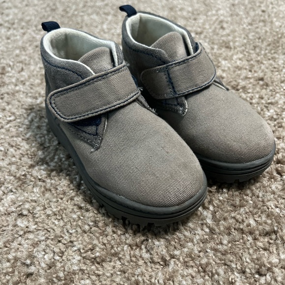 🌻Carters Boys Size 8T🌻 - Picture 2 of 4